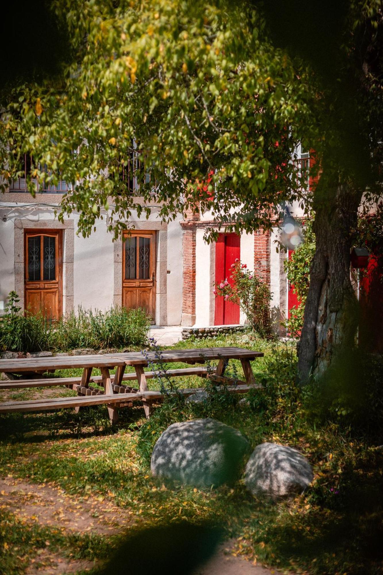 La Grande Maison Rouge Angoustrine 외부 사진